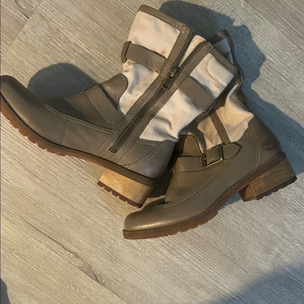 Timberland Women's Brown and Cream Winter Boots